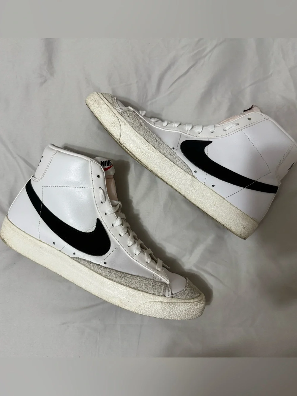 Mens US 10 -Nike Blazer Mid 77 Vintage White Black 2019 sneaker shoe